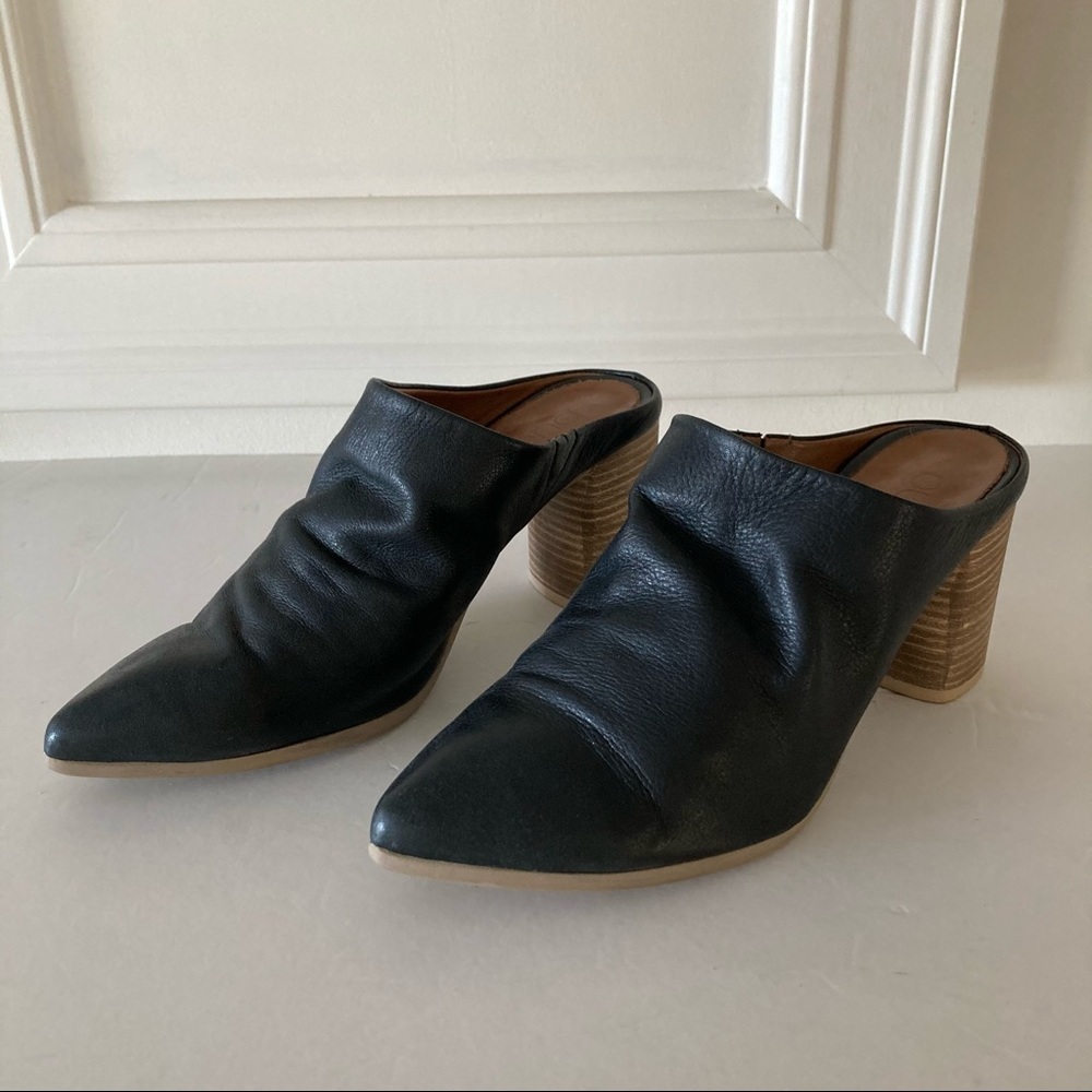 Bueno Black Leather Mules with Tan Heel